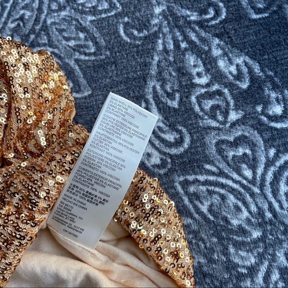 Free People Ta Da Top in Gold Sequins Size Small - Picture 5 of 7